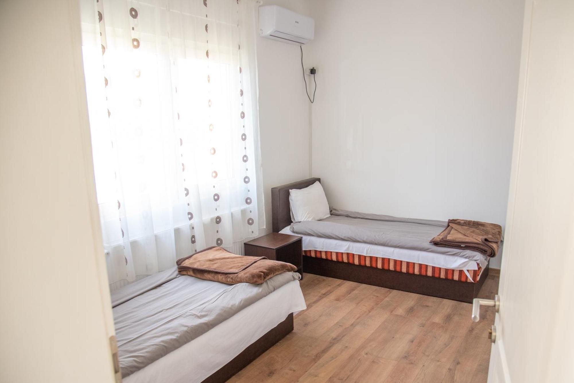 Apartments Kuca Aleksic Ni Exteriör bild