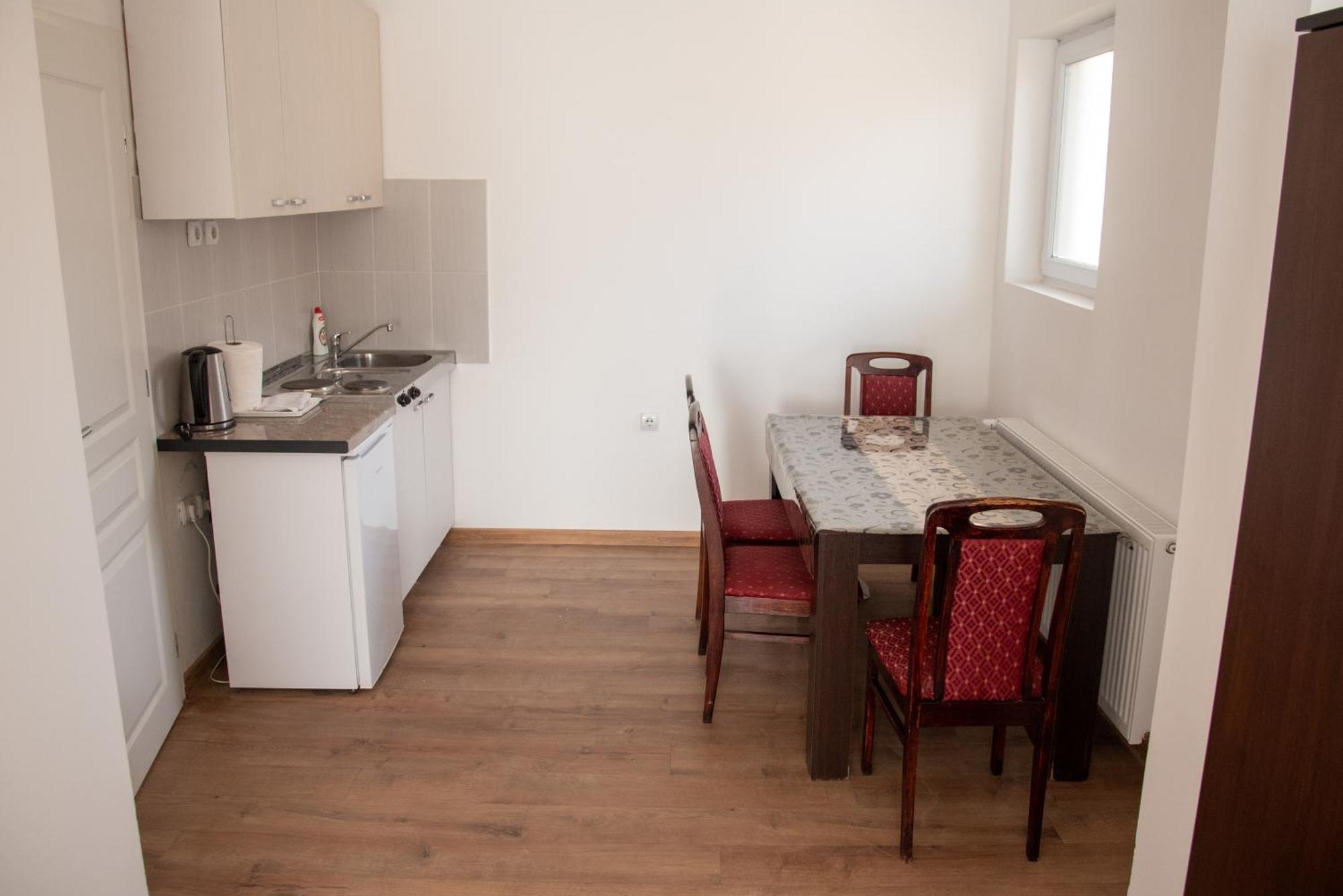 Apartments Kuca Aleksic Ni Exteriör bild