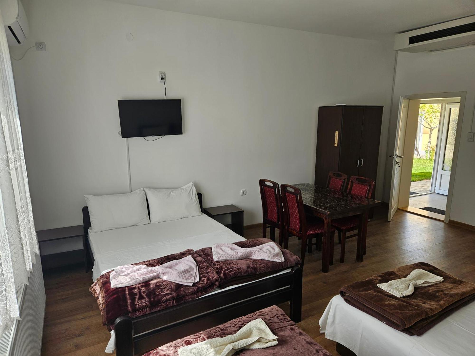 Apartments Kuca Aleksic Ni Exteriör bild