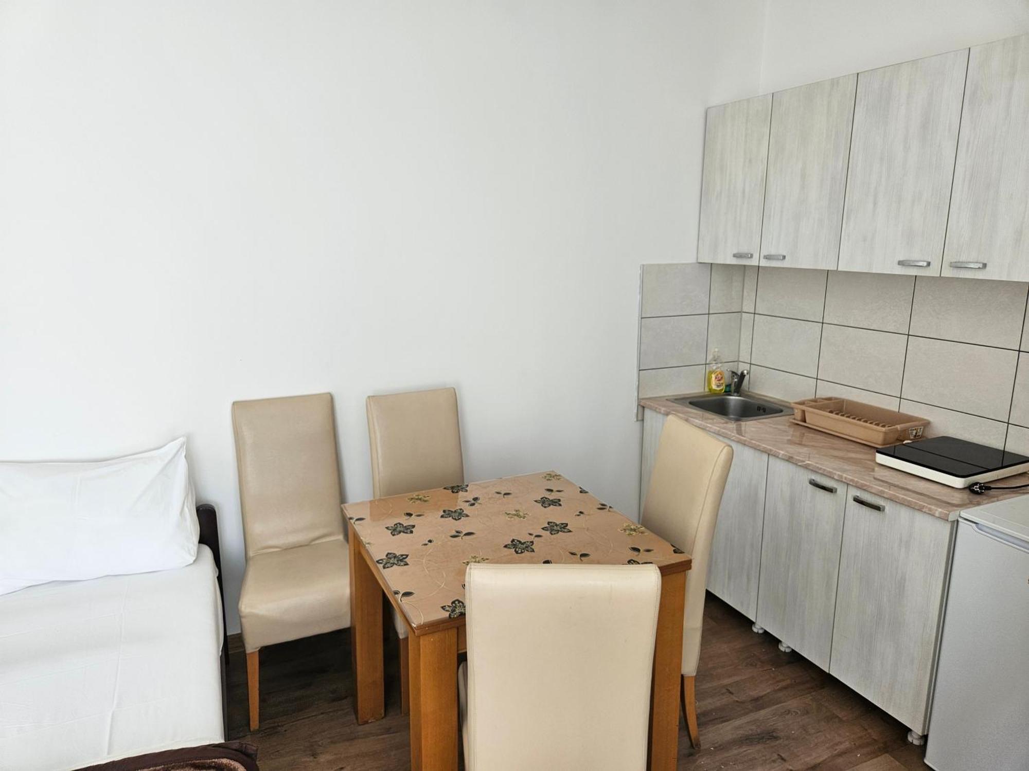 Apartments Kuca Aleksic Ni Exteriör bild