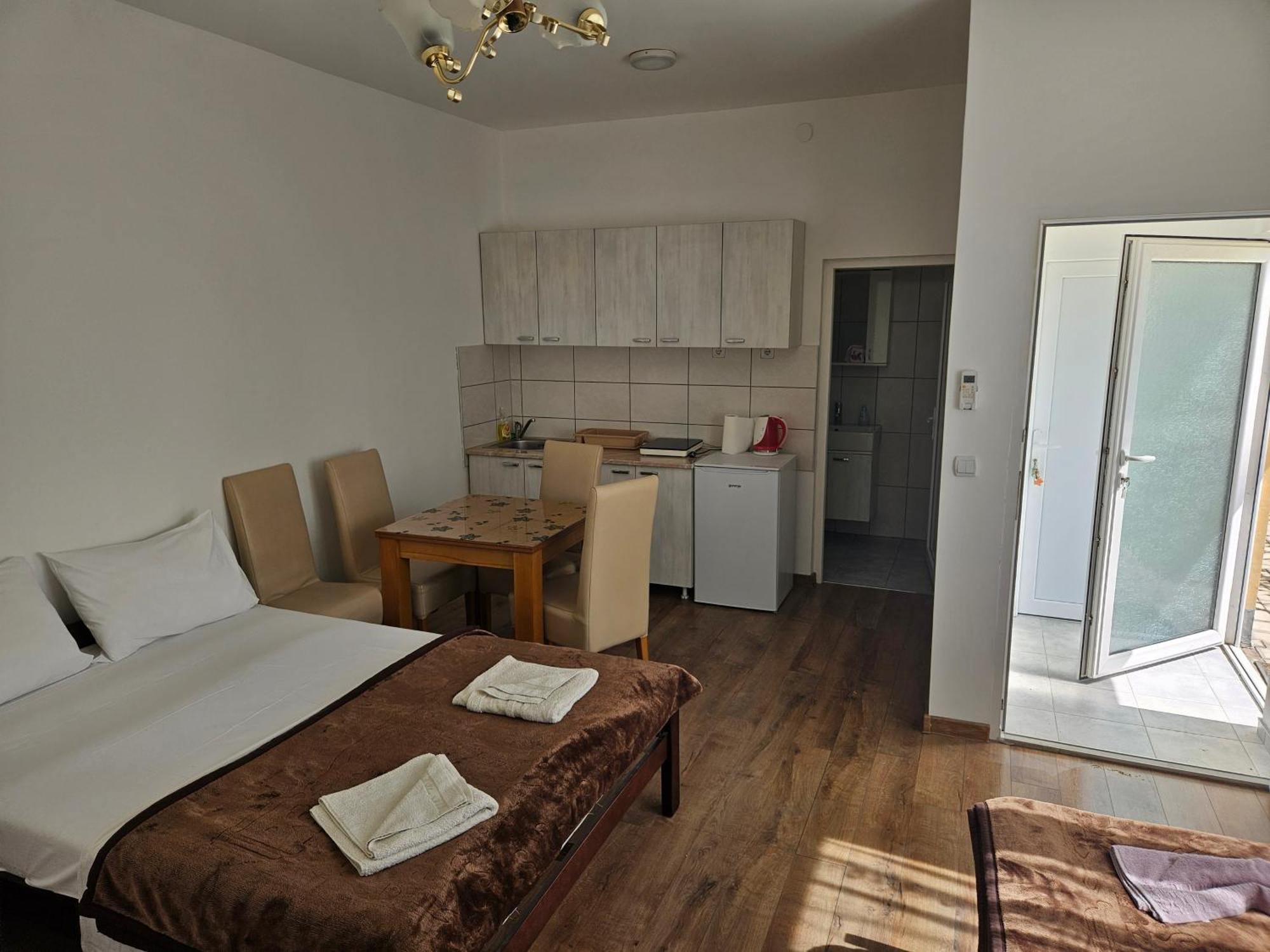 Apartments Kuca Aleksic Ni Exteriör bild