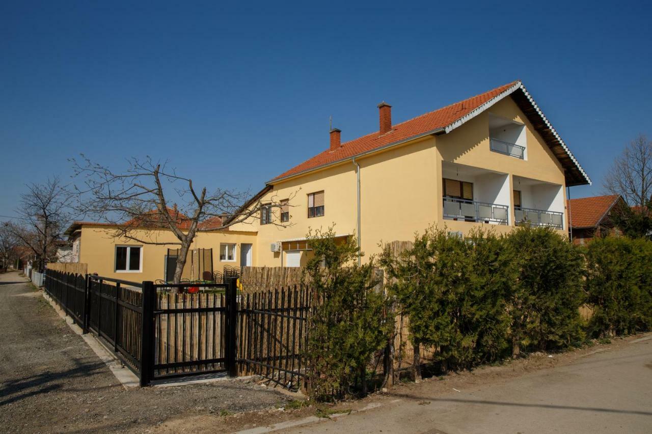 Apartments Kuca Aleksic Ni Exteriör bild