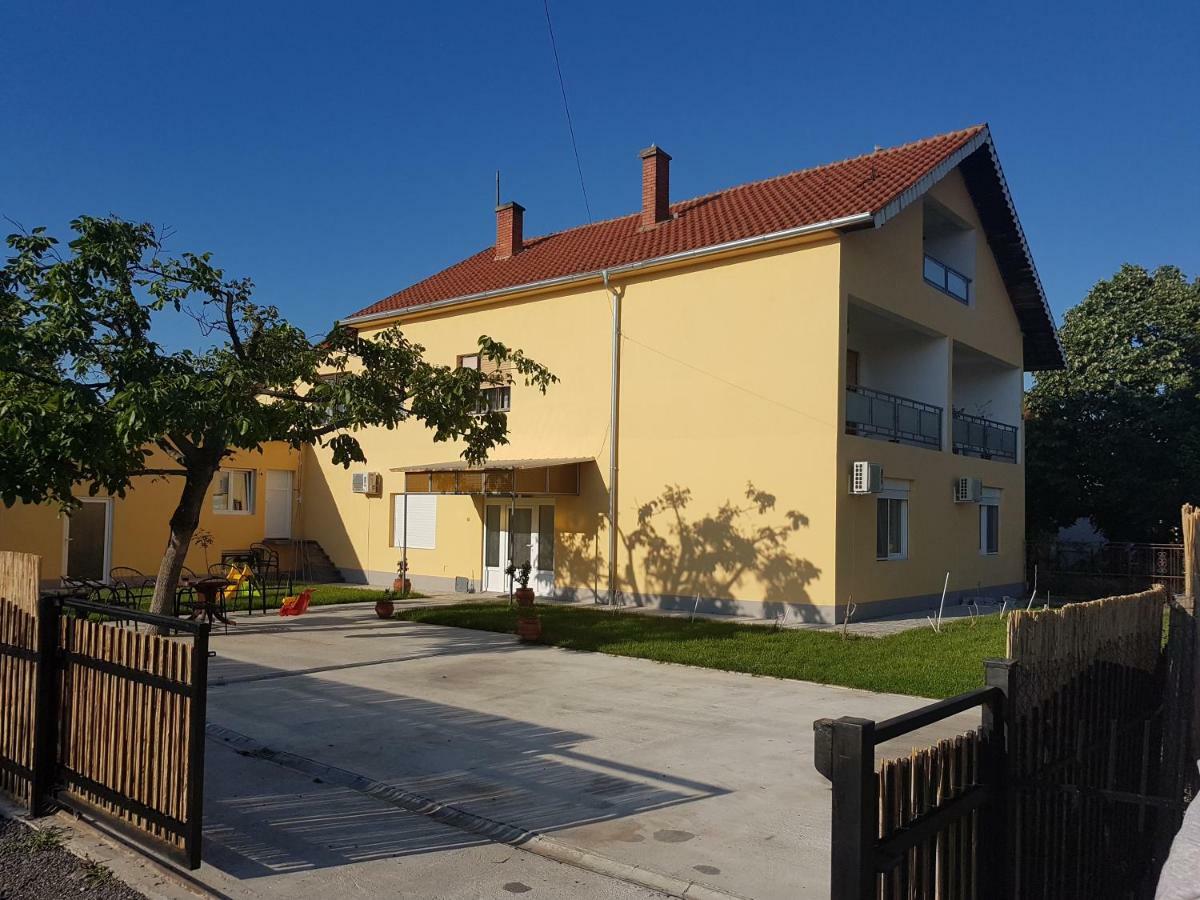 Apartments Kuca Aleksic Ni Exteriör bild